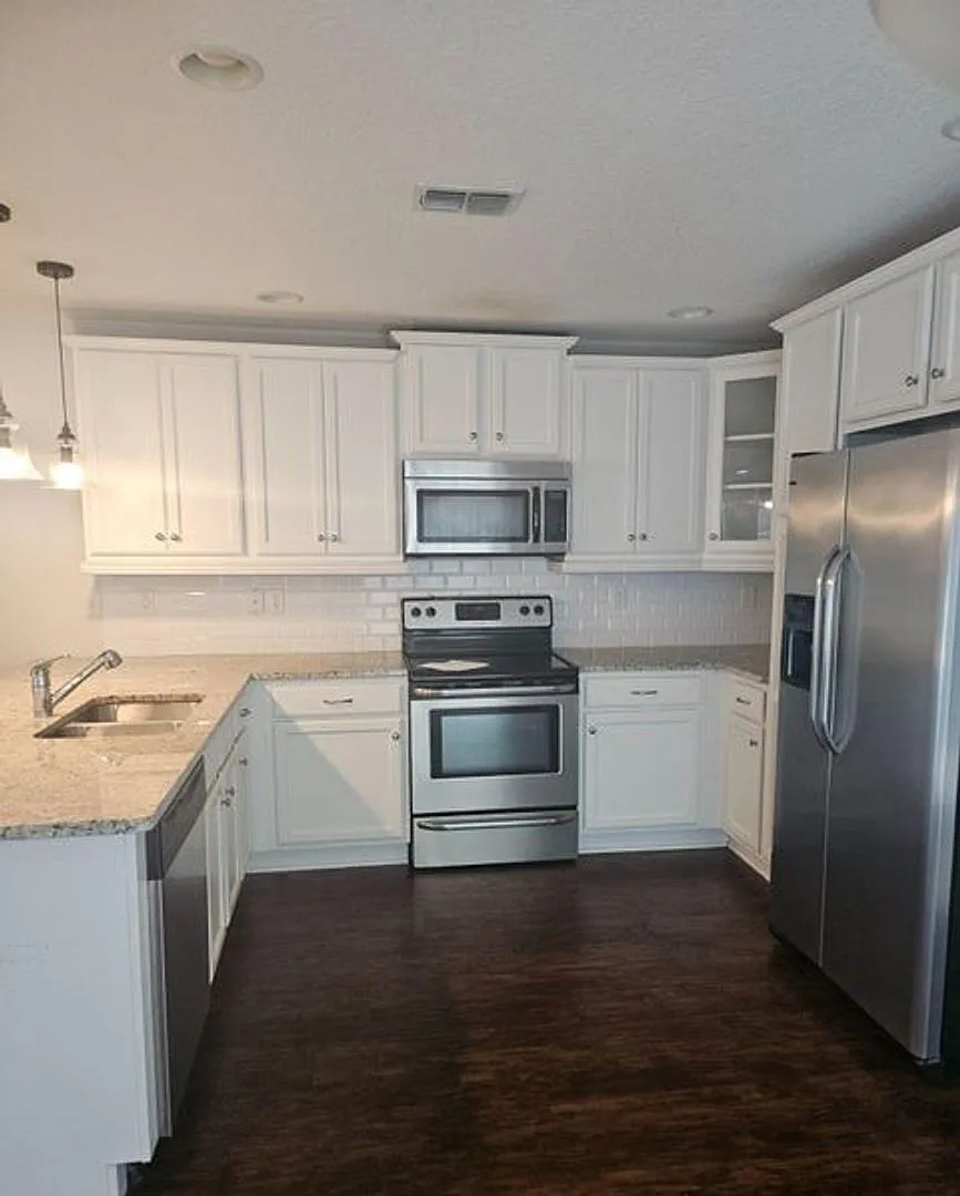 1002 Ingleside Ave — Photo 2