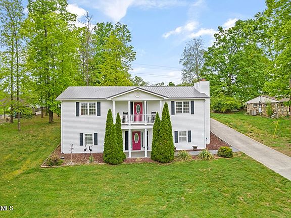 2nd image of 1511 Park Ln