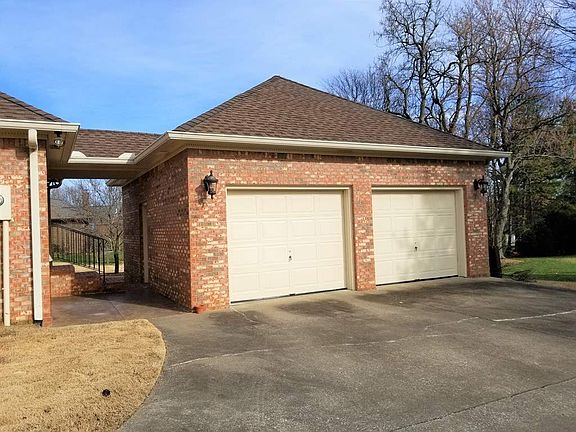 2nd image of 205 Troon Rd