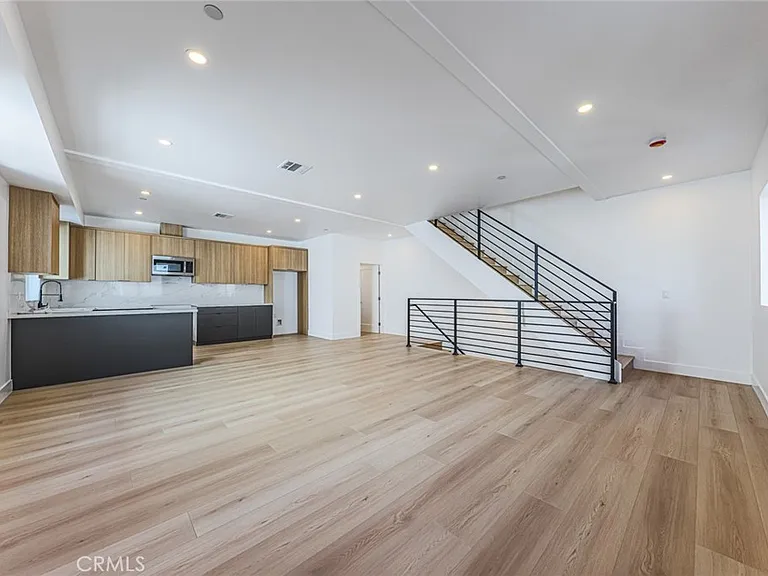 1237 N Orange Dr #B — Photo 18
