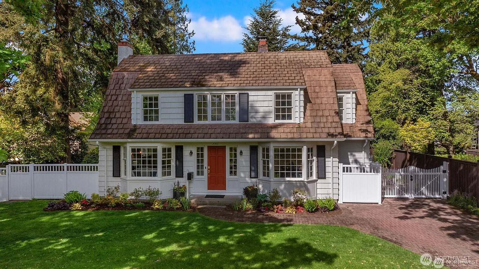 7511 Seward Park Avenue S photo 1