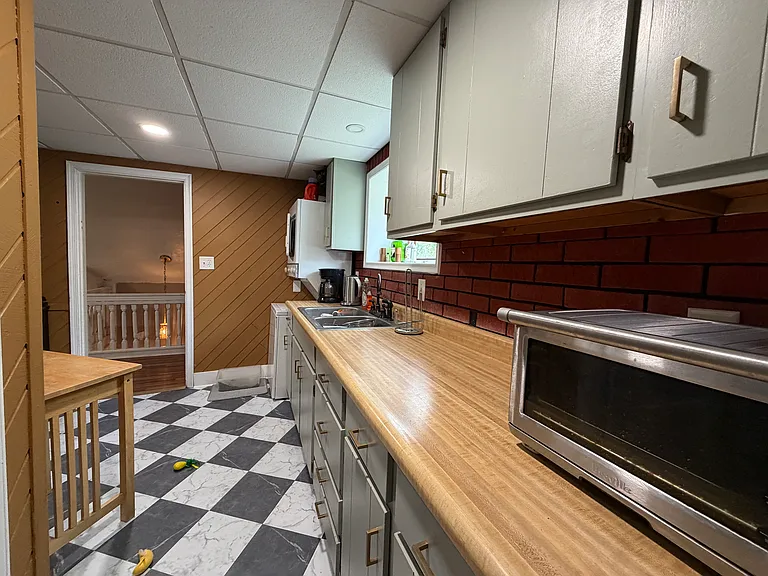 210 Center St #3 — Photo 6