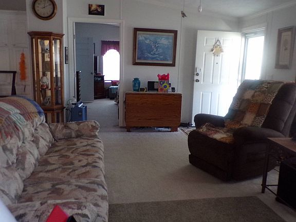 3rd image of 995 Mahogany Bend Dr