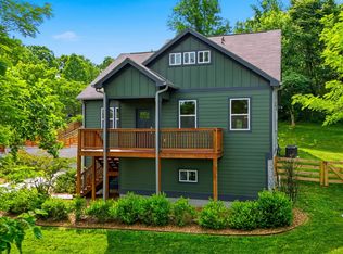 157 Lena Loop, Burns, TN 37029