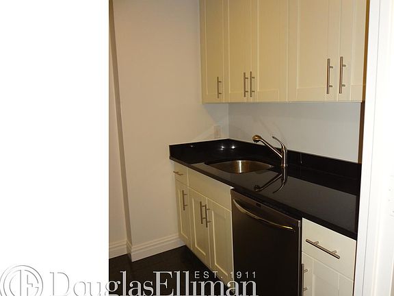 3rd image of 74 E 79th St APT 5a