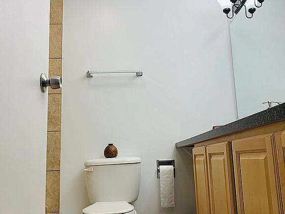 5th image of 6020 Oakwood Dr APT 5A