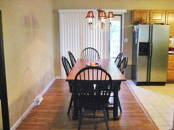 5th image of 4513 Village Dr