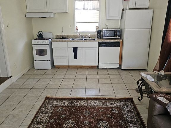 5th image of 1705 Fairchild St