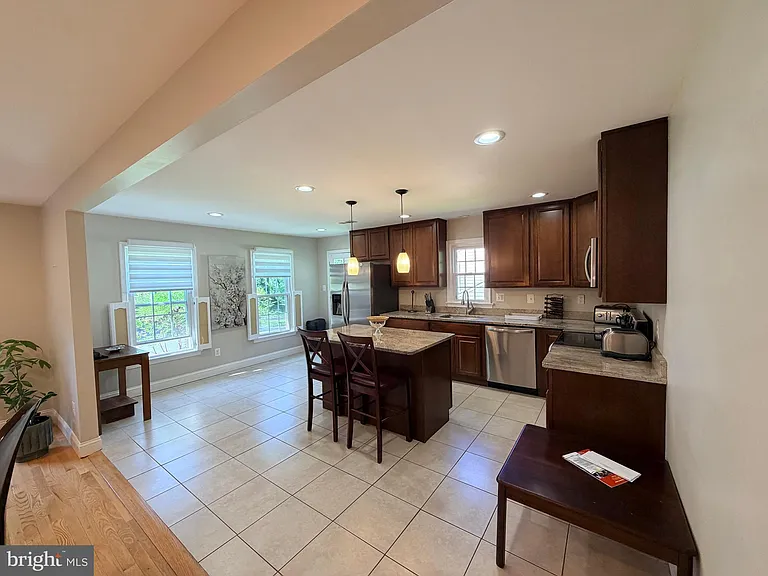 10802 Hunt Club Rd — Photo 23