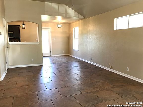 3rd image of 123 NW 40th St