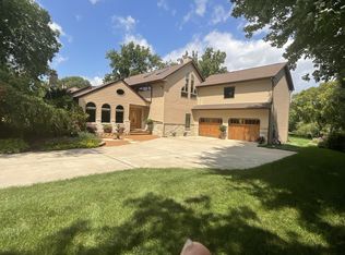8S321 Barnes Rd, Aurora, IL 60506