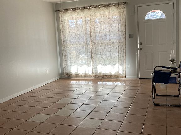 4th image of 4502 Phoenix Dr