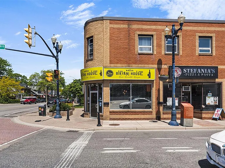 900 Ottawa St — Photo 4
