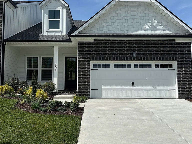 308 Buckwood Ln — Photo 1