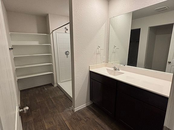 5th image of 115 Snapdragon Ln