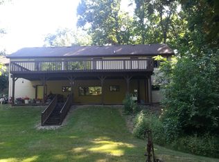 9027 Hillview Dr, South Lyon, MI 48178