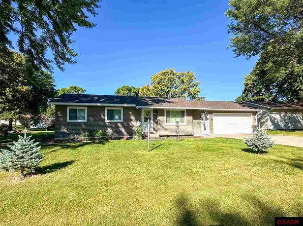 509 1st St E, Gaylord, MN 55334