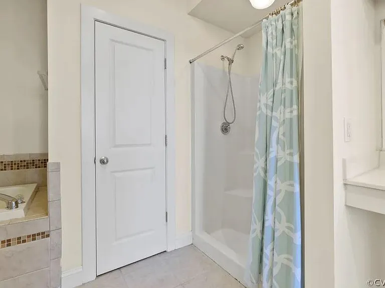 1333 W Broad St #414 — Photo 15