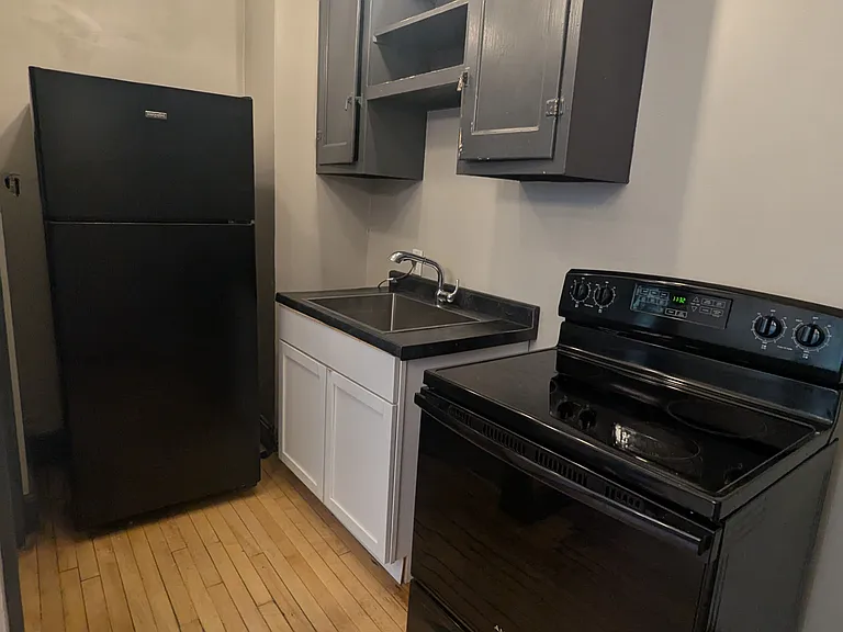 205 W Ring St #1 — Photo 2