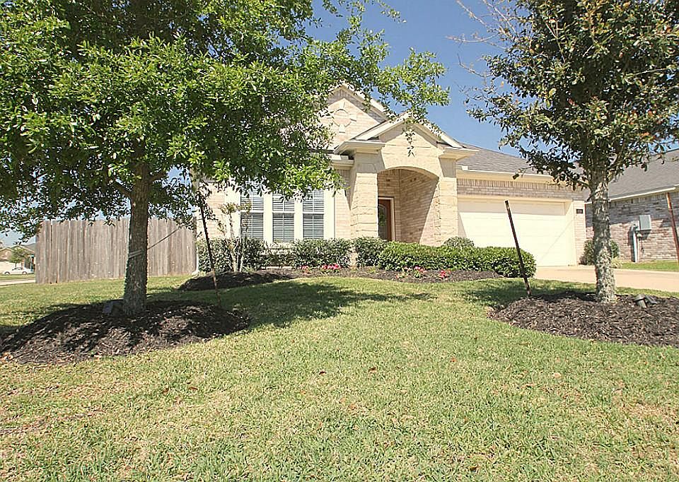 1st image of 419 Drake Ln