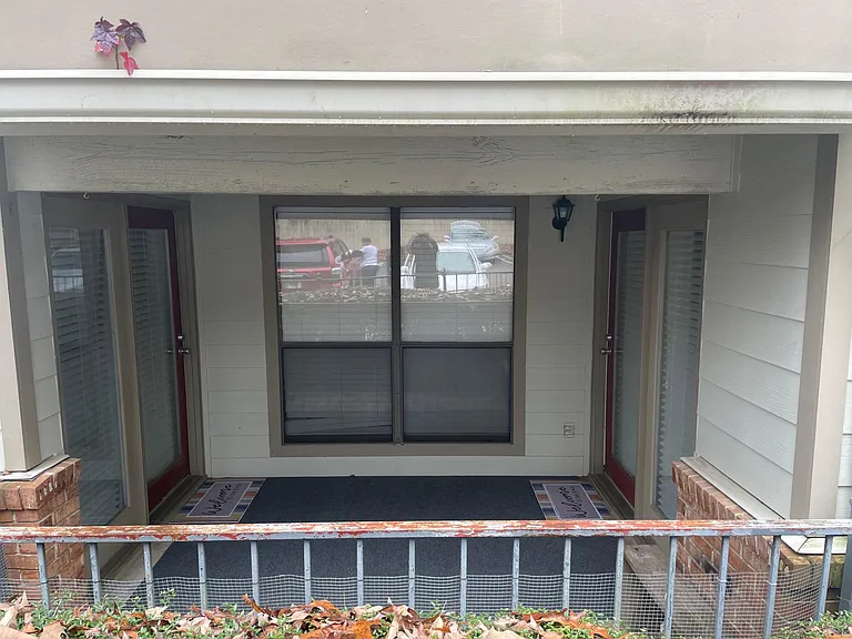 905 Gables Dr — Photo 7