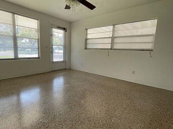 4th image of 704 Steele Ave