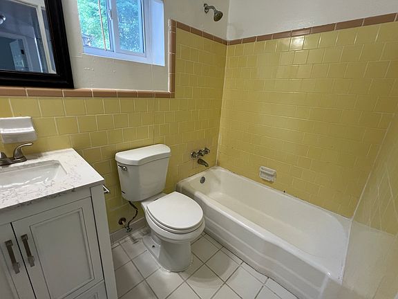 4th image of 436 N Highland Ave NE APT 15