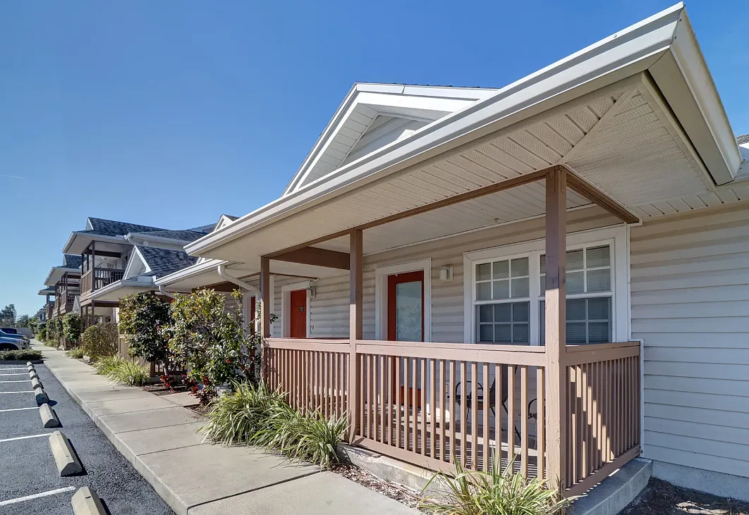 2 bed, 1045 sqft, $1,301 — Photo 3