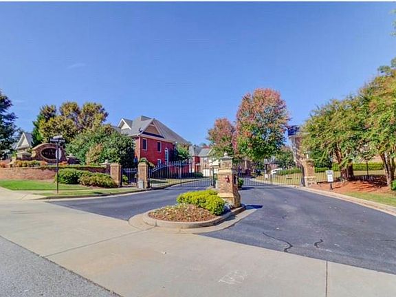 4th image of 2408 Strand Ave