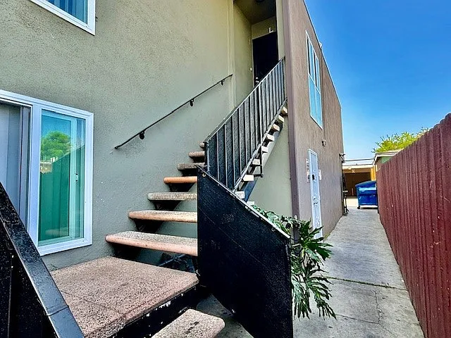 815 N Rose Ave #L8 — Photo 7