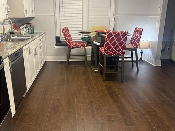 4th image of 3383 W 98th St