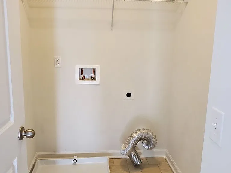104 Bushwood Dr — Photo 22