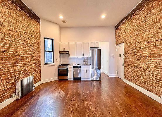 2nd image of 185 Quincy St #C3