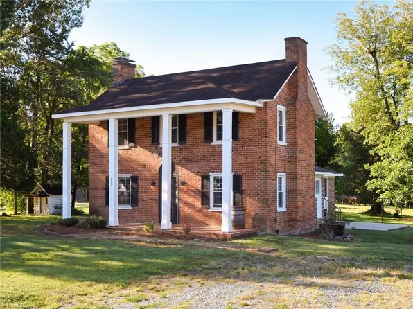 268 Rural Retreat Rd, Winston Salem, NC 27107