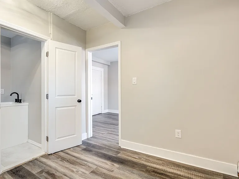 3209 Archwood Avenue 3773 West 33rd St — Photo 52