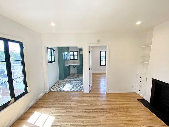 4th image of 7958 Norton Ave #6