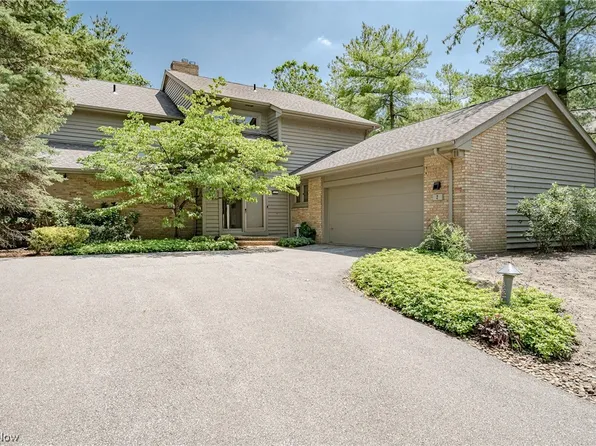 2 Roxbury Ct, Beachwood, OH 44122