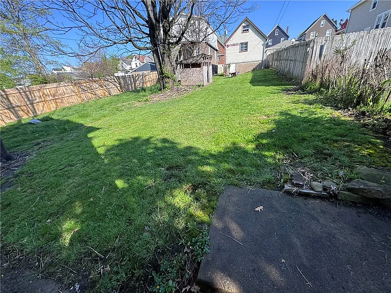 1067 Cleveland Ave — Photo 12