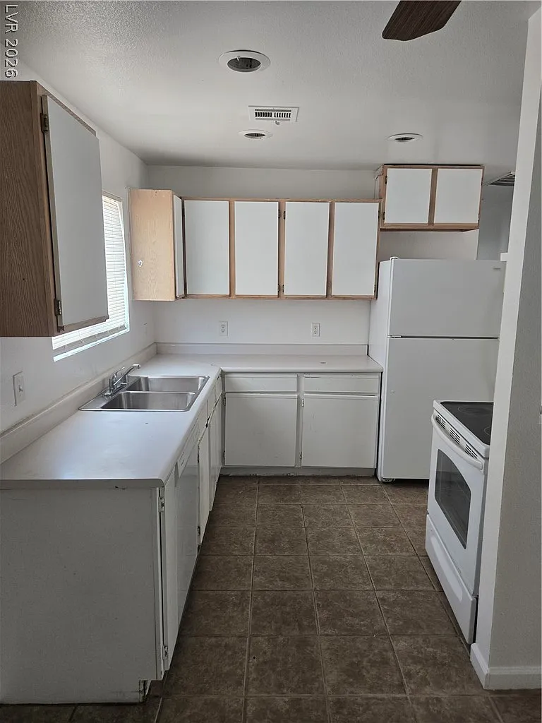 2 bed, 2.0 bath, 3936 sqft, $1,250 — Photo 4