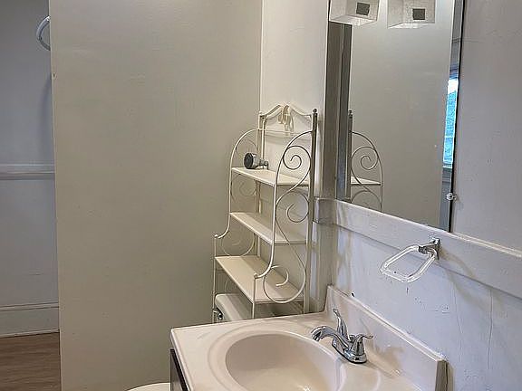 4th image of 749 Jackson St NW