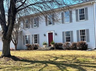 38 Illini Dr, Lincoln, IL 62656