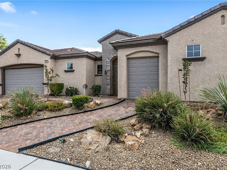 2611 Savannah Springs Ave — Photo 2