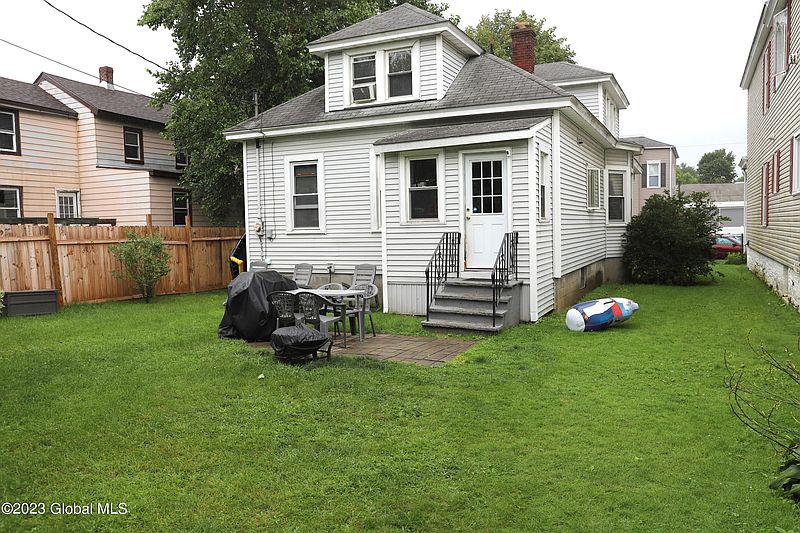 3rd image of 735 4th Avenue