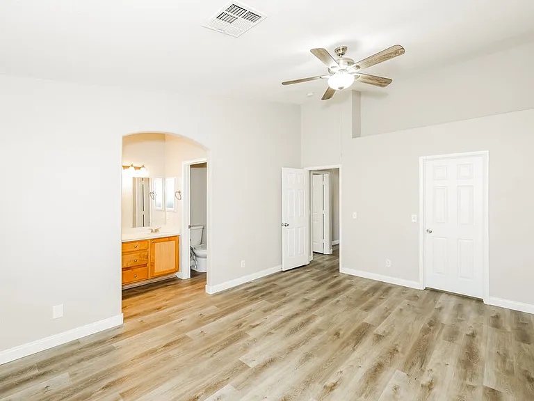 406 Aloha Dr — Photo 11