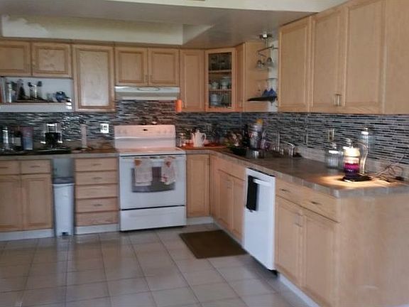 2nd image of 2848 Orchid Ln