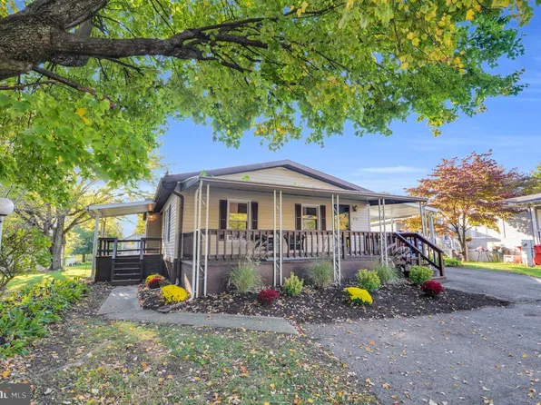 8920 Cedar Rd, Breinigsville, PA 18031