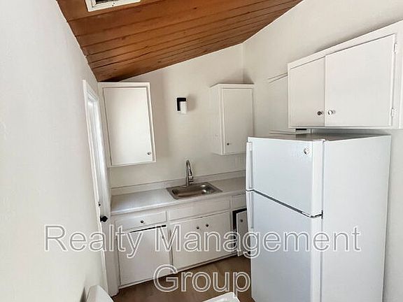 4th image of 4285 51st St