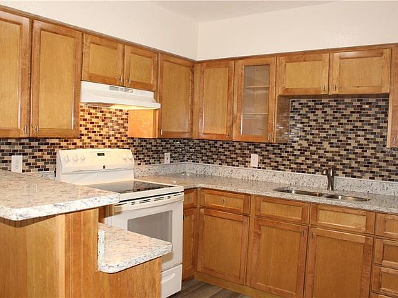 3rd image of 5451 Lido St