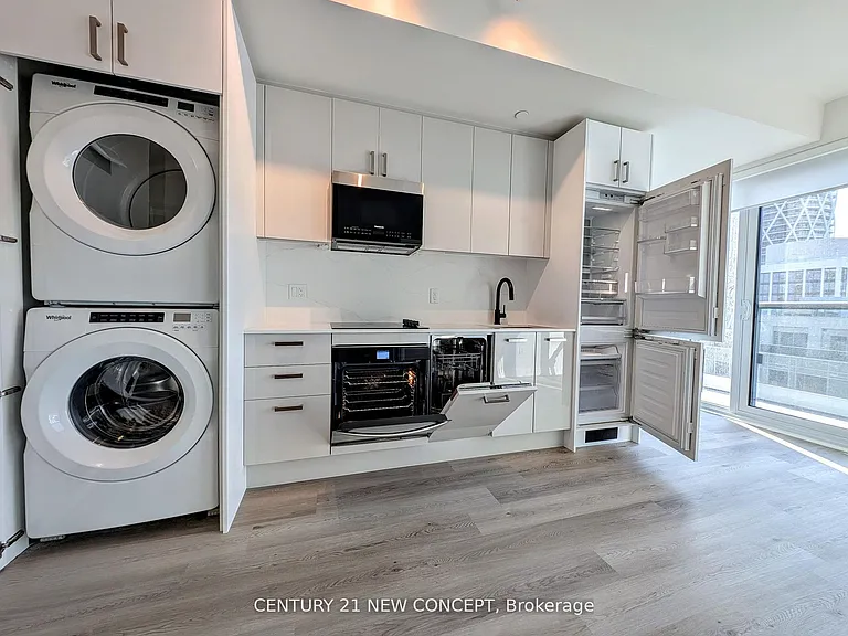 280 Dundas St W #1408 — Photo 6