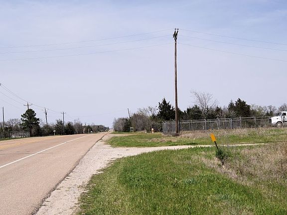 2nd image of 1654 Highway 75 N